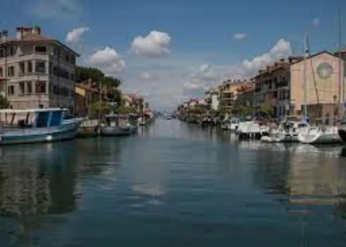 Charming Four Guests With Lagoon View Apartman